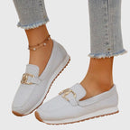 Mocasines Transpirables para Mujeres con Detalle de Caballo Dorado, Ligeros y de Fácil Uso – Susana