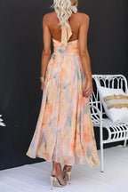 Vestido Largo de Gasa Floral Elegante con Escote Halter Acuarelado para Invitadas a Bodas y Fiestas – Sandra Melocotón