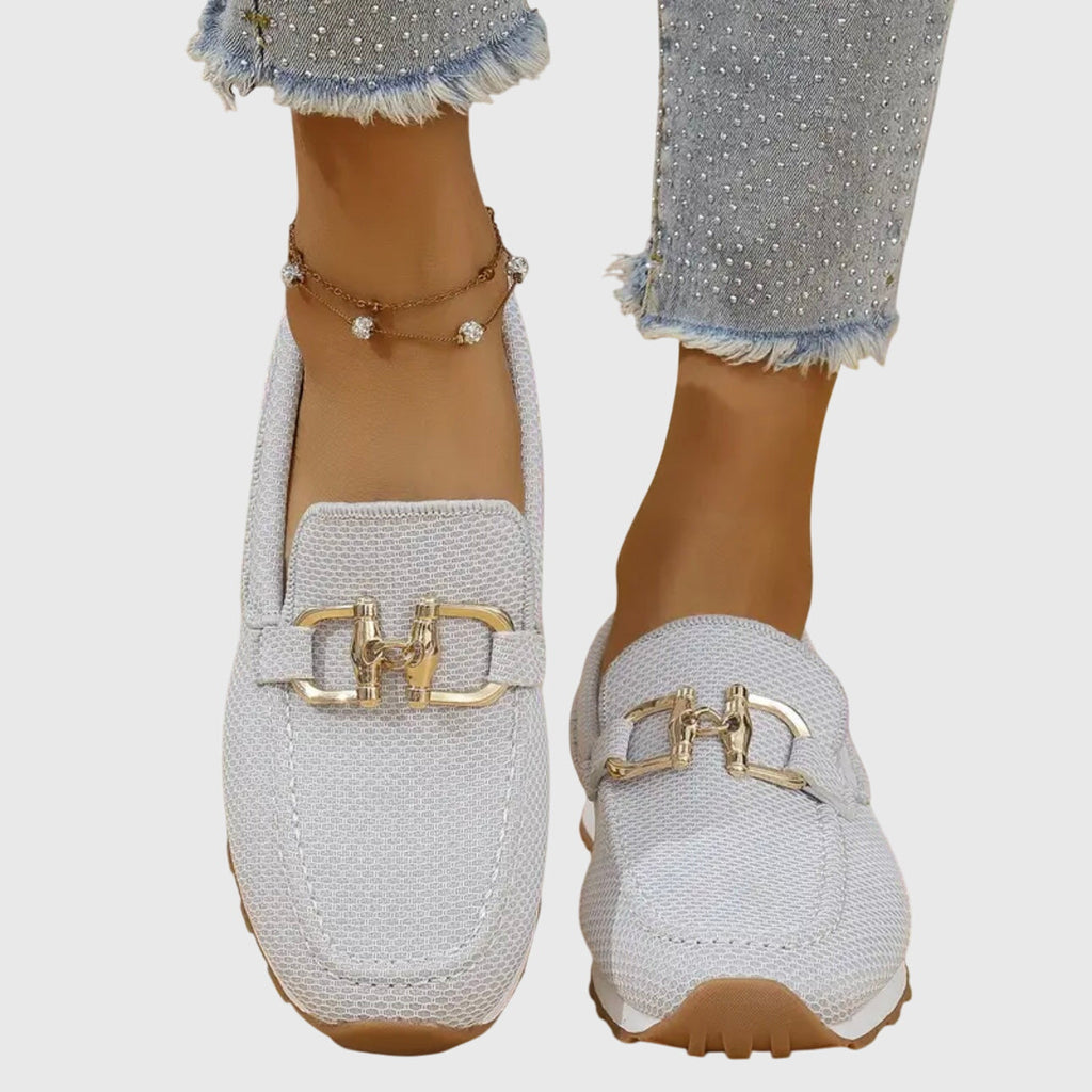 Mocasines Transpirables para Mujeres con Detalle de Caballo Dorado, Ligeros y de Fácil Uso – Susana