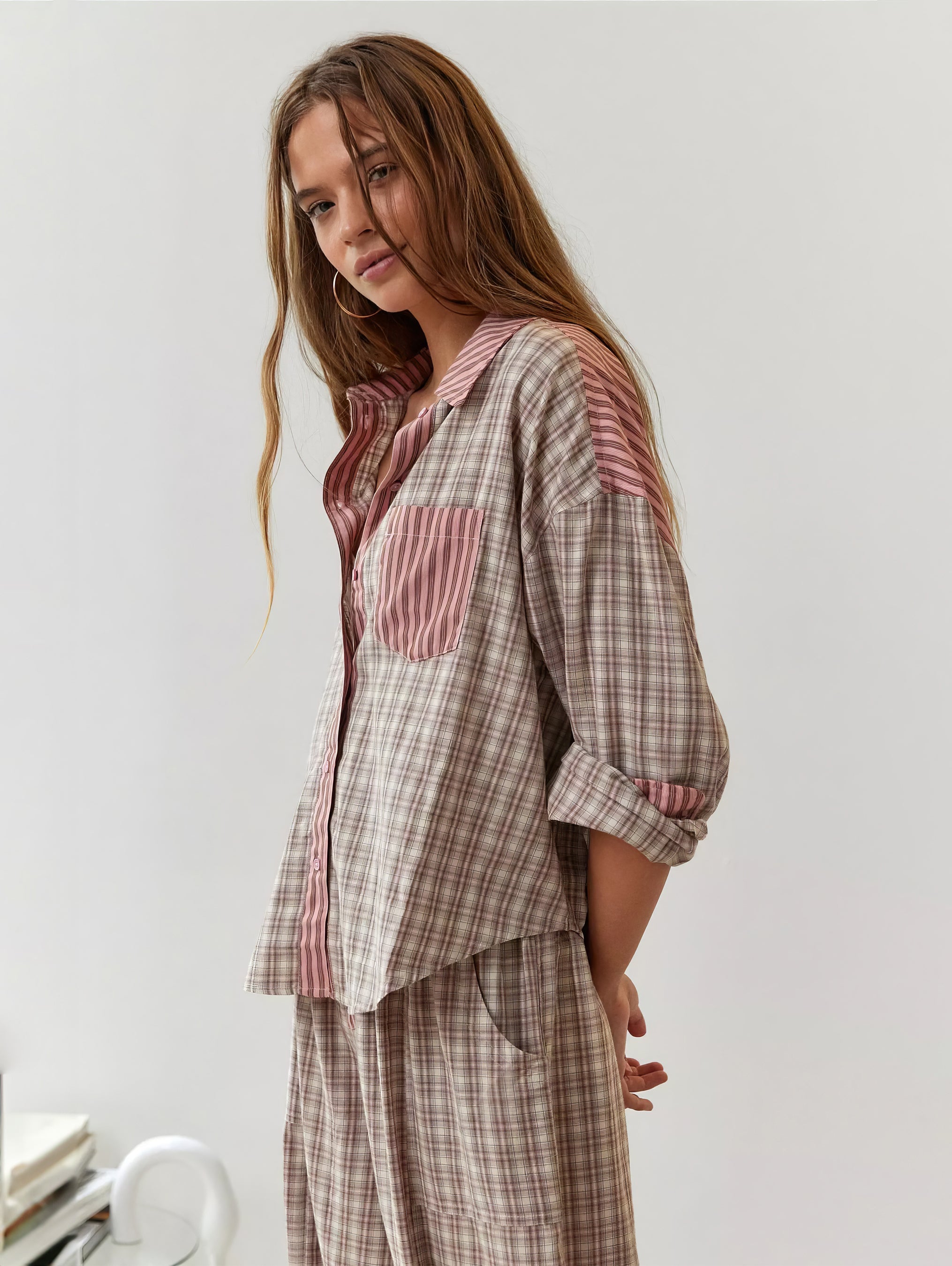 Conjunto de Pijama de Cuadros Elegante para Mujer Camisa de Manga Larga Pantalones de Pierna Ancha Ropa de Casa Suave y Casual – Sara