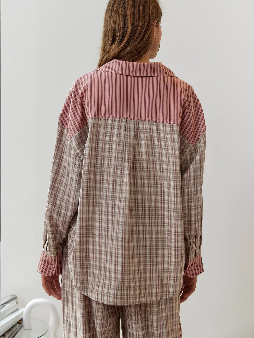 Conjunto de Pijama de Cuadros Elegante para Mujer Camisa de Manga Larga Pantalones de Pierna Ancha Ropa de Casa Suave y Casual – Sara