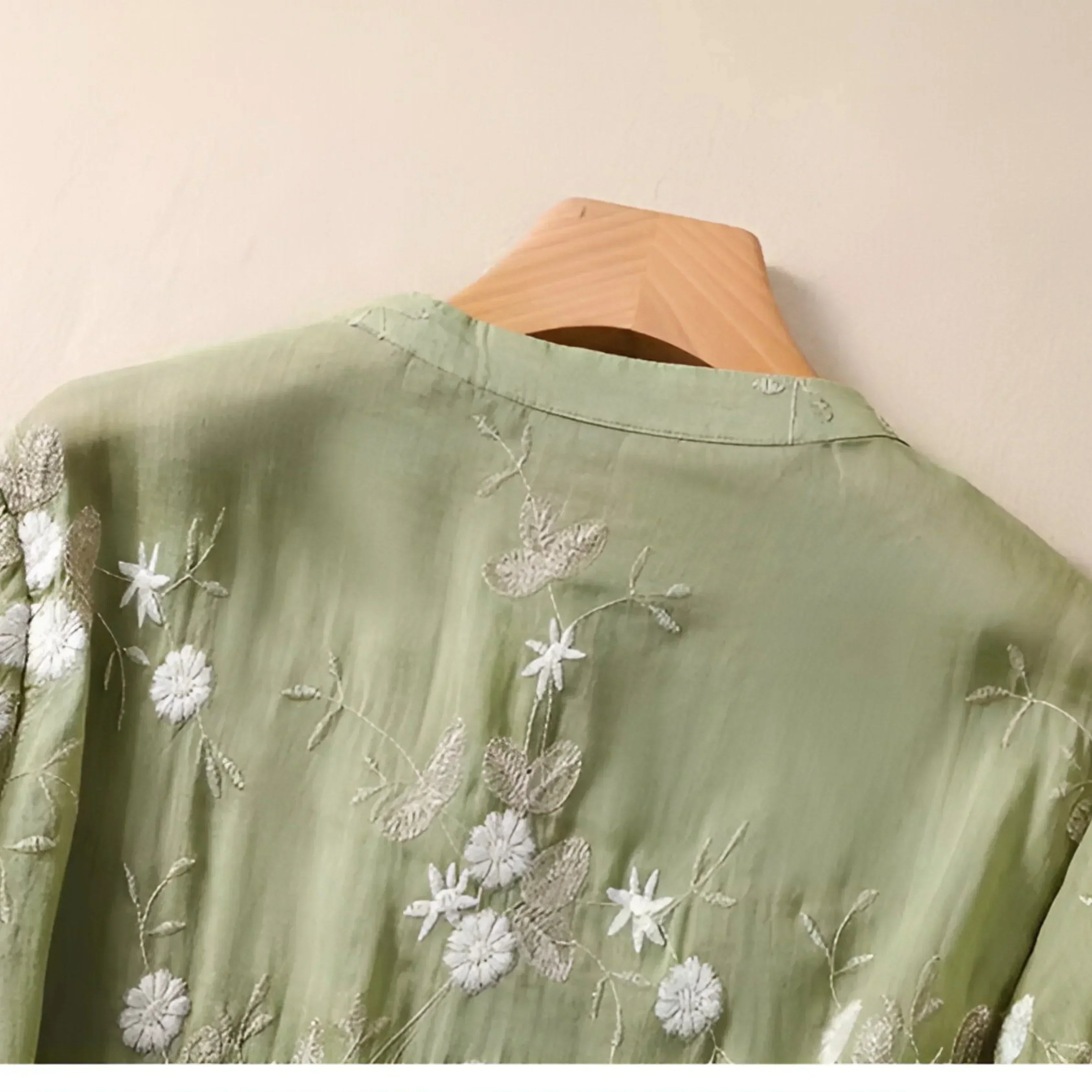 Top de Algodón para Mujeres con Flores Bordadas Femenino Suave Transpirable Casual Elegante para el Día a Día – Emily