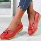 Mocasines bajos sin cordones para mujer con detalle de flecos, elegantes y cómodos para el día a día – Blanco