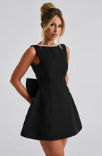 Vestido Mini de Fiesta con Espalda de Lazo Estructurado y Detalle de Perlas para Mujeres – Blush