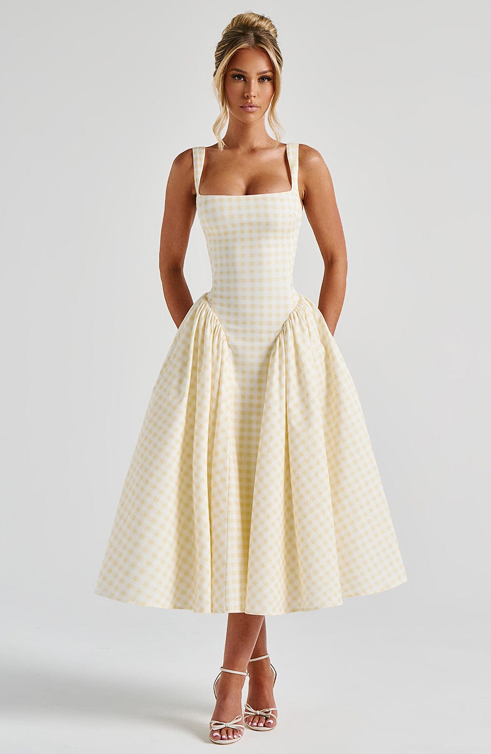 Vestido Midi de Cuello Cuadrado Sin Mangas de Gingham para Mujeres con Espalda con Cordones y Falda Voluminosa – Kaydence