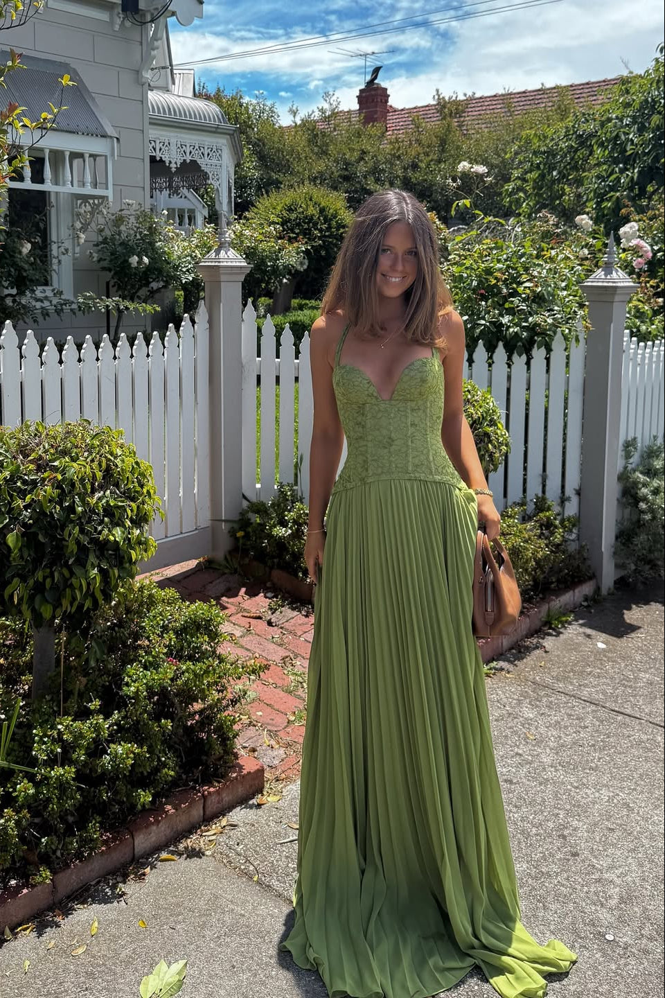 Vestido de Novia Largo para Mujer con Cuerpo de Encaje Plisado y Falda Fluida – Kenley