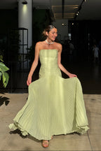 Vestido Largo Sin Tirantes con Cintura Caída para Invitadas a Bodas, Fiestas en Jardín, Ceremonias y Galas de Verano – Skyla Verde Salvia