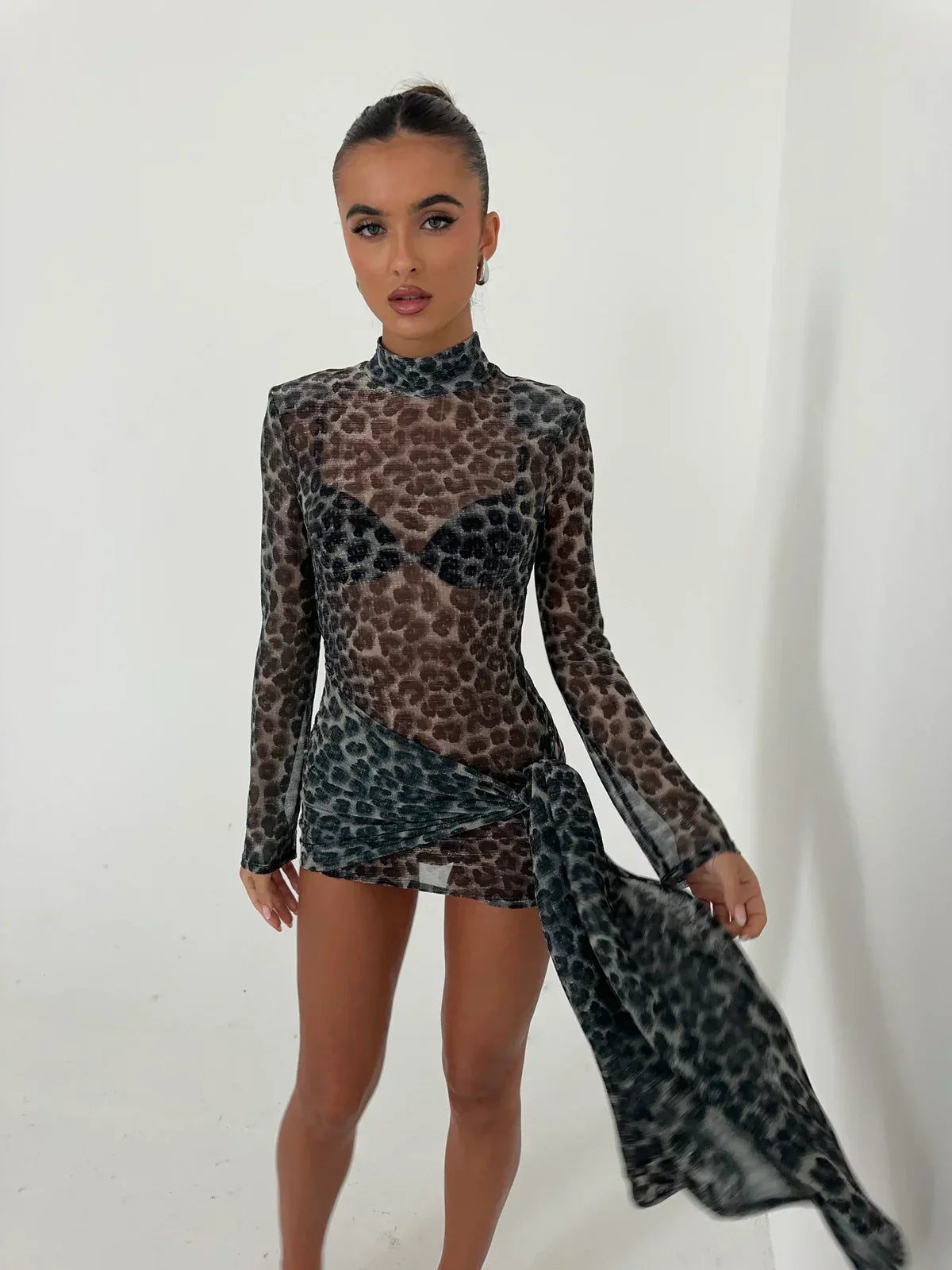 Vestido Mini de Manga Larga de Malla para Mujeres, Ajustado y Asimétrico, Perfecto para Fiestas Nocturnas, Cumpleaños, Verano – Tess
