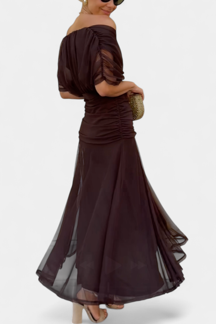 Vestido Midi Elegante de Mujer con Hombros Descubiertos, Cuerpo Drapado y Fruncido, Floral y Femenino – Lowenna