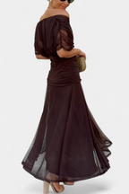 Vestido Midi Elegante de Mujer con Hombros Descubiertos, Cuerpo Drapado y Fruncido, Floral y Femenino – Lowenna