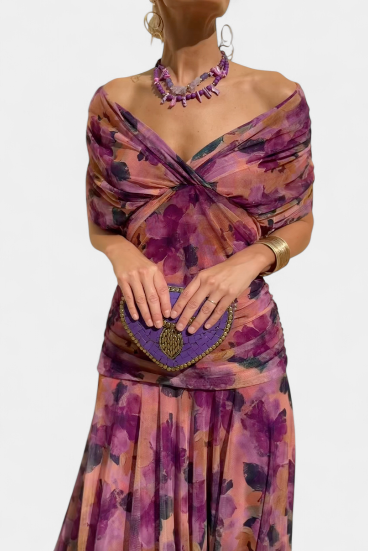 Vestido Midi Elegante de Mujer con Hombros Descubiertos, Cuerpo Drapado y Fruncido, Floral y Femenino – Lowenna