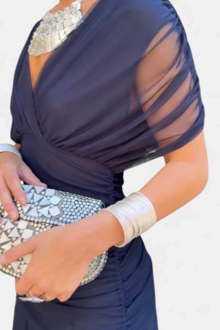 Vestido Midi Elegante de Mujer con Hombros Descubiertos, Cuerpo Drapado y Fruncido, Floral y Femenino – Lowenna