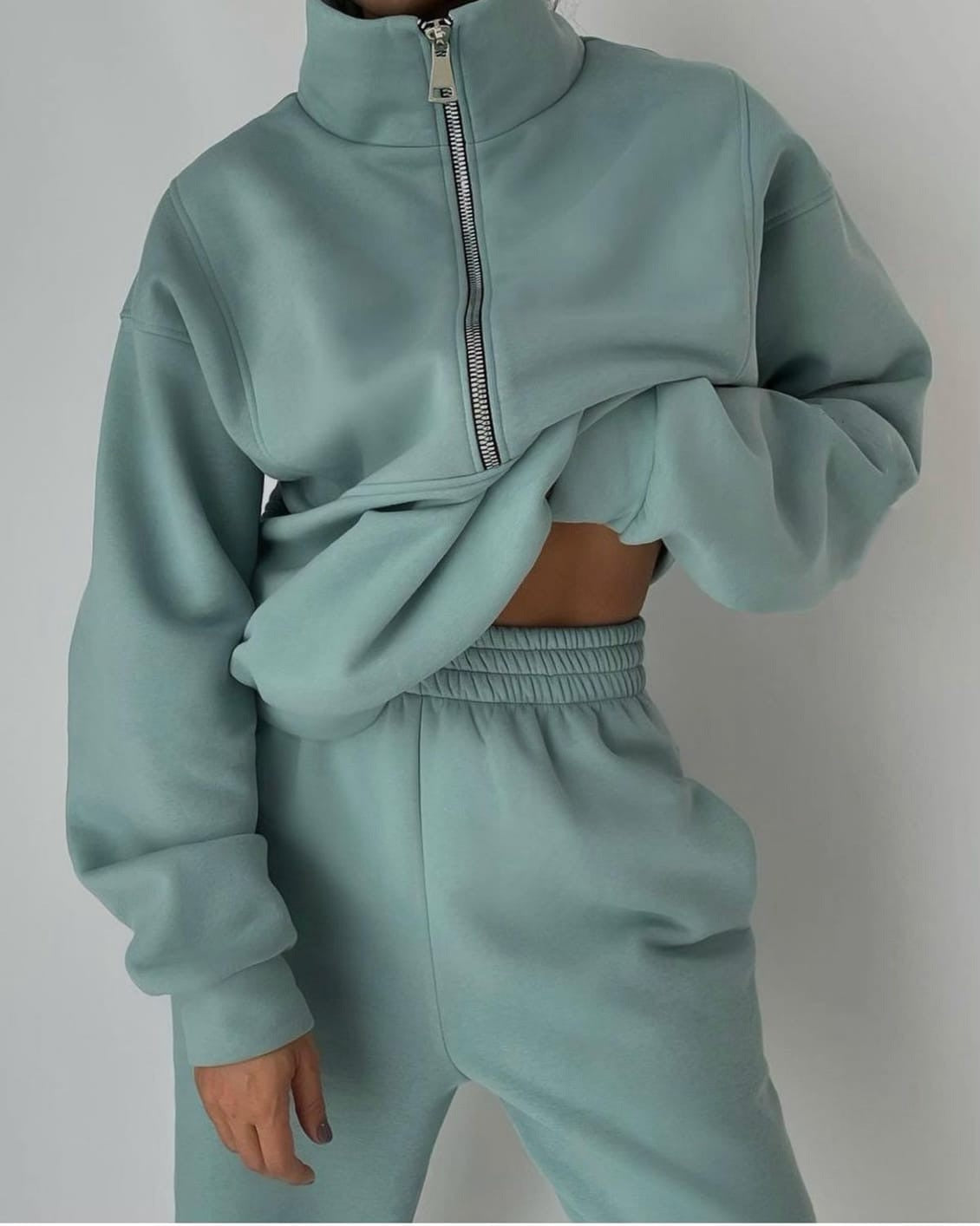 Conjunto de Dos Piezas Casual Oversized para Mujeres con Media Cremallera y Joggers de Cintura Alta – Grace