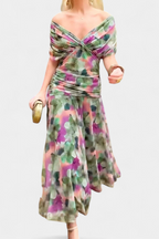 Vestido Midi Elegante de Mujer con Hombros Descubiertos, Cuerpo Drapado y Fruncido, Floral y Femenino – Lowenna