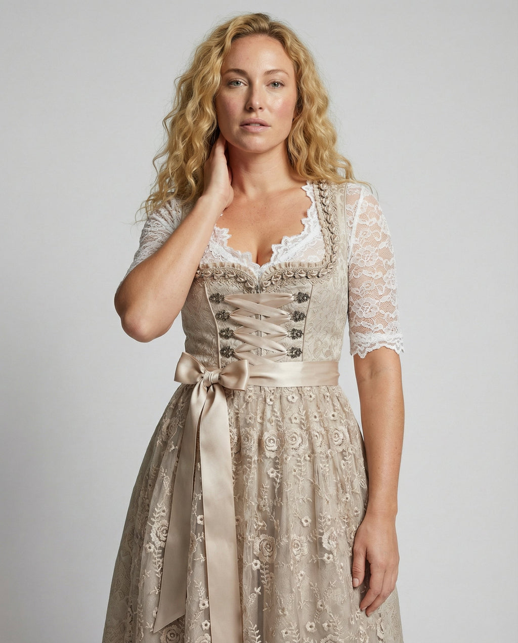 Vestido Tradicional Dirndl para Mujer con Cuerpo Laced y Blusa de Encaje de Algodón – Heidi